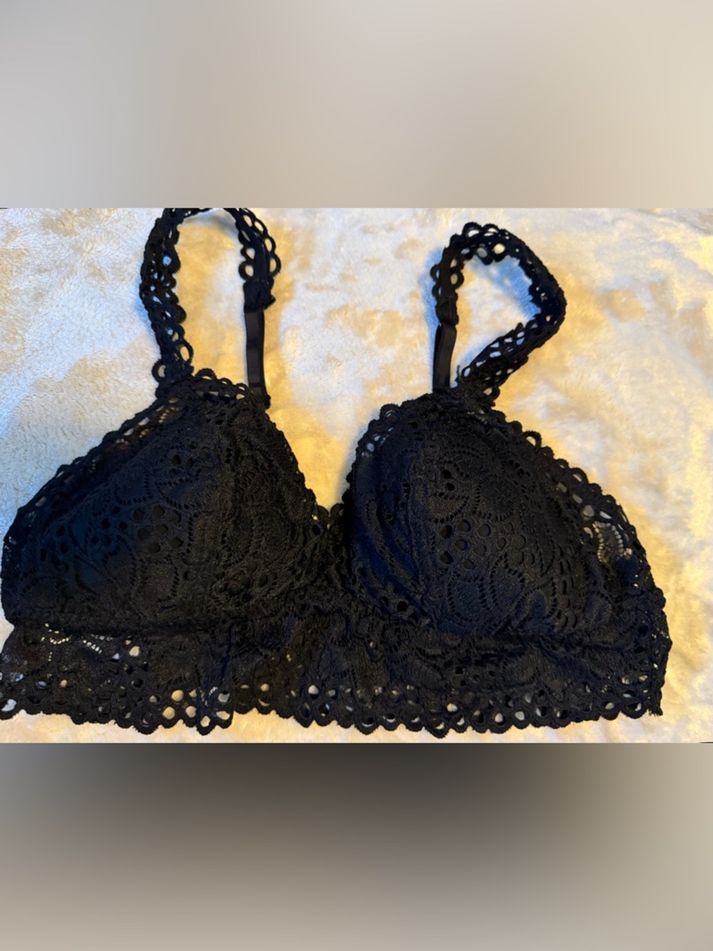 Aerie Black Lace Convertible Lightly Padded Bralette in Size Large